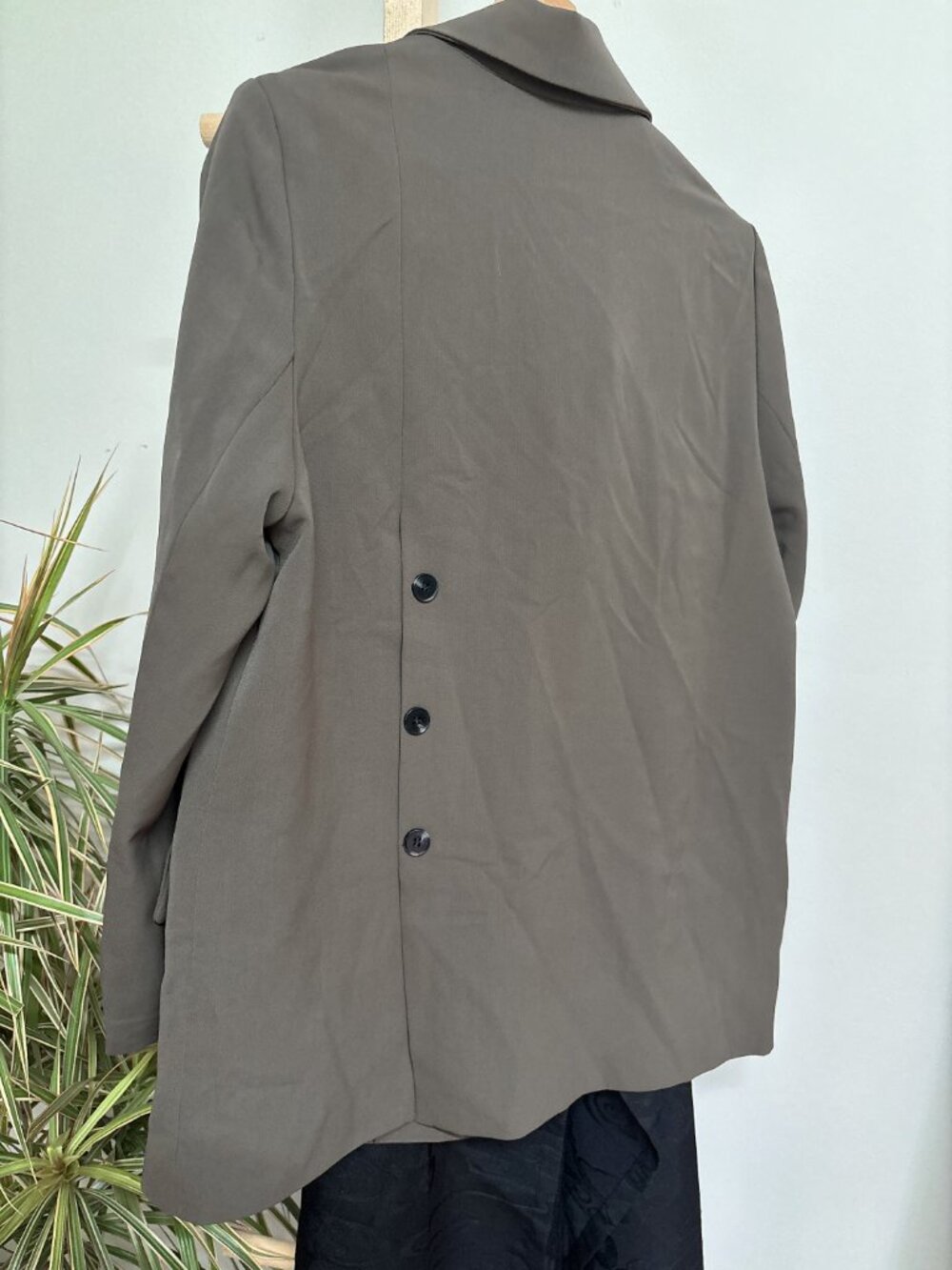 Blazer - Picture 6 of 9